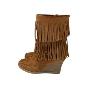 Minnetonka Suede Fringe Wedge
Boot